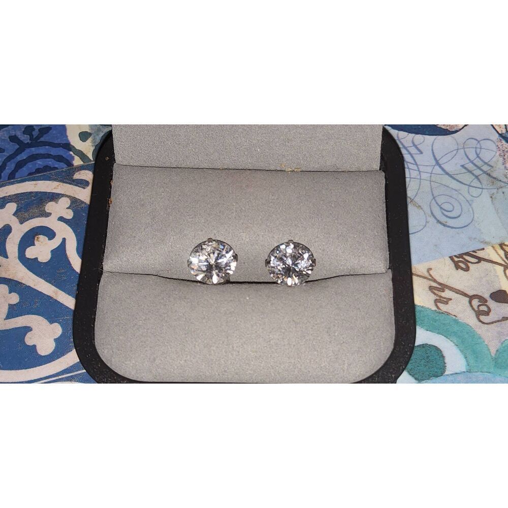 Stunning One Carat Ultra Facet Float Round Cut Sim Diamond Stud Earrings~925SS